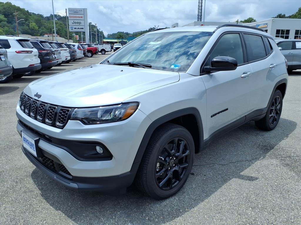 New 2026 Jeep Compass Latitude AWD/4WD image 8