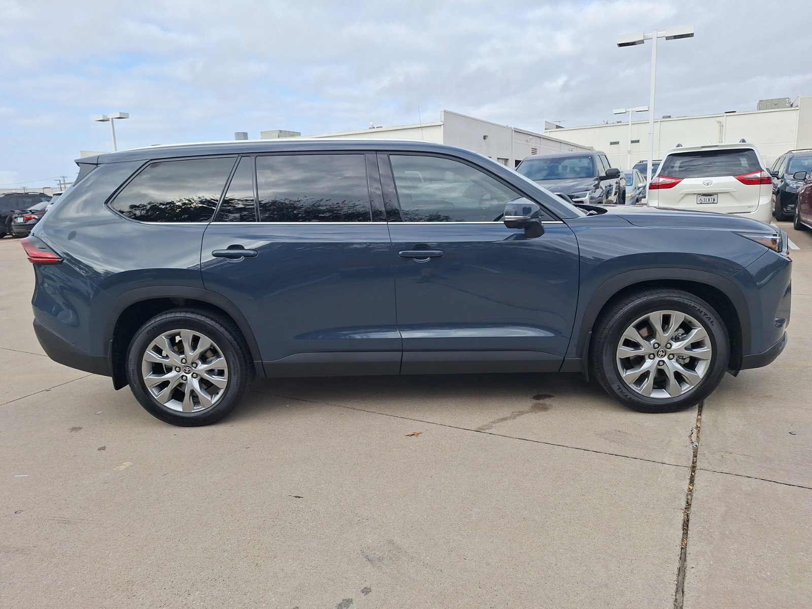 Used 2026 Toyota Grand Highlander FWD image 7