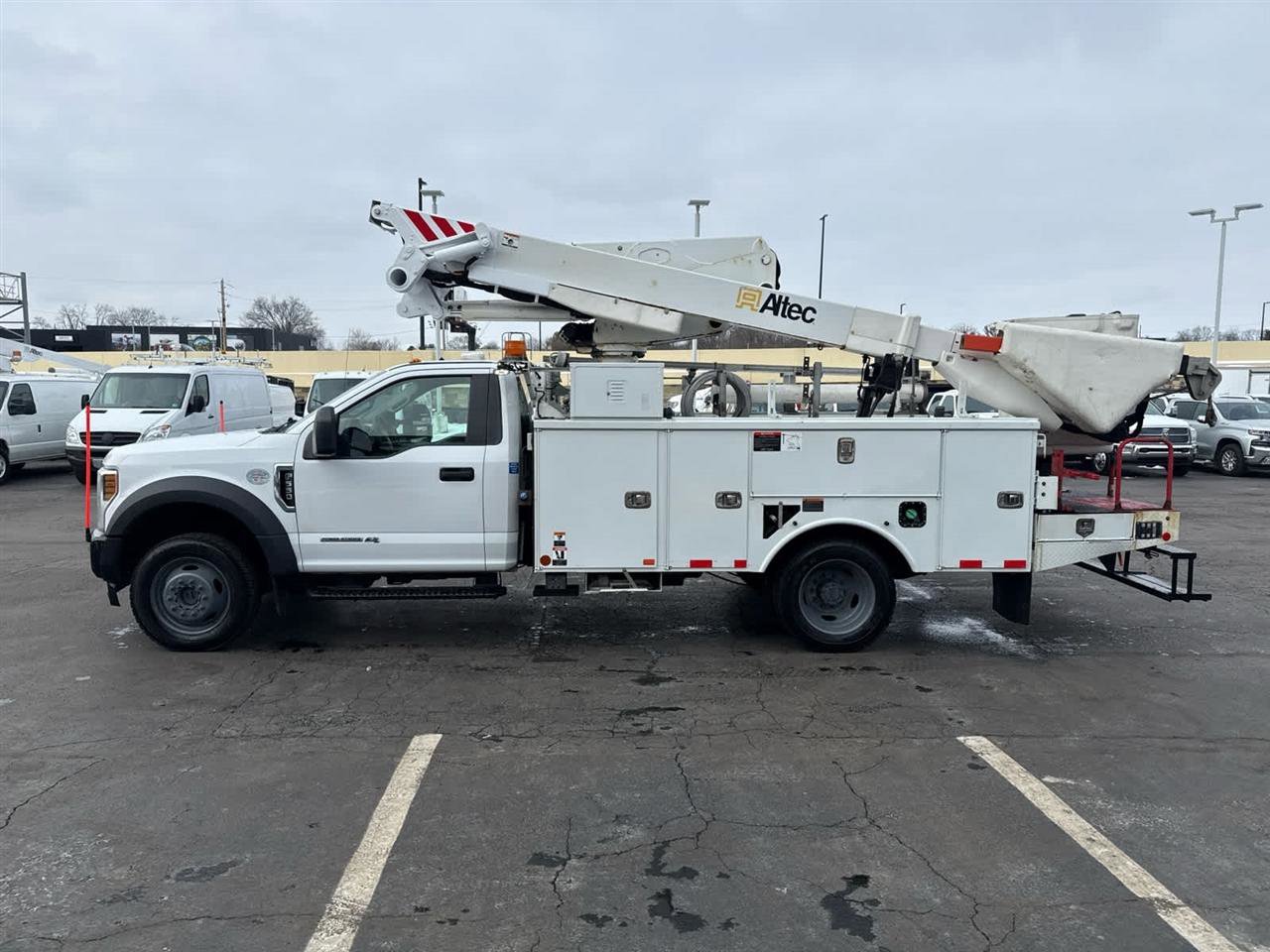 Used 2019 Ford F550 4x4 Regular Cab Super Duty image 5