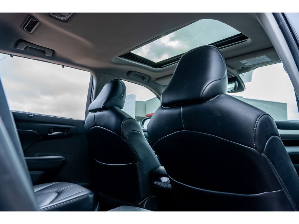 Used 2022 Toyota Highlander XLE image 18