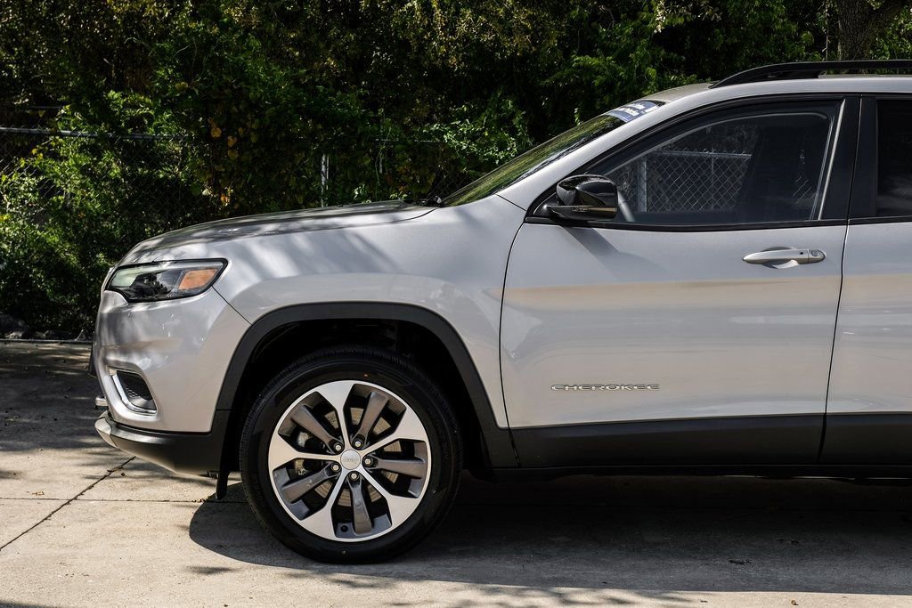 Used 2022 Jeep Cherokee Limited w/ Elite Package image 22