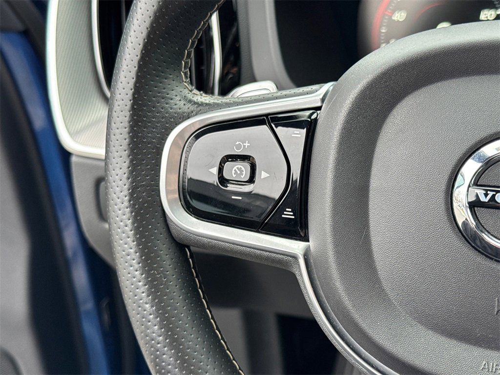 Used 2018 Volvo XC60 T6 R-Design w/ Convenience Package image 25