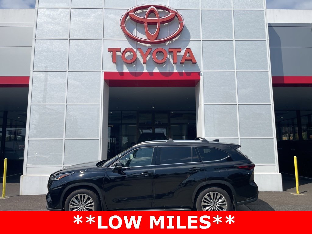 Used 2024 Toyota Highlander Platinum