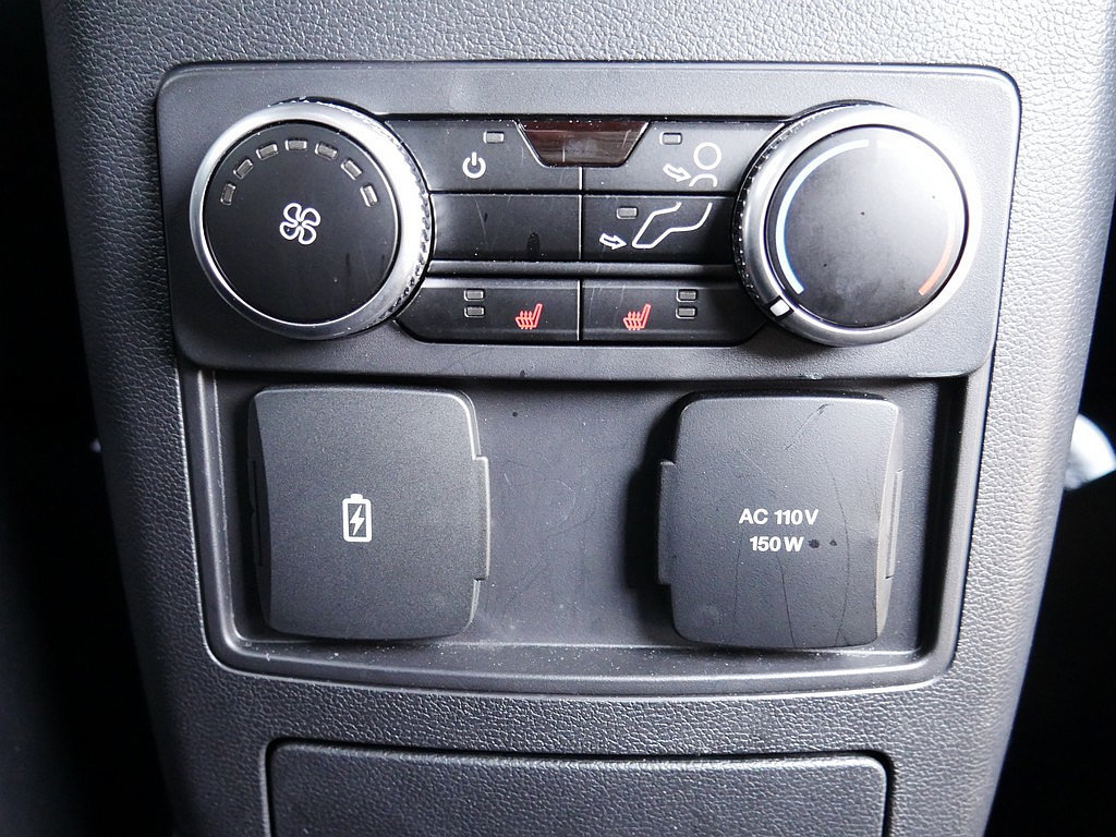 Used 2024 Ford Explorer Platinum w/ Technology Package AWD/4WD image 62
