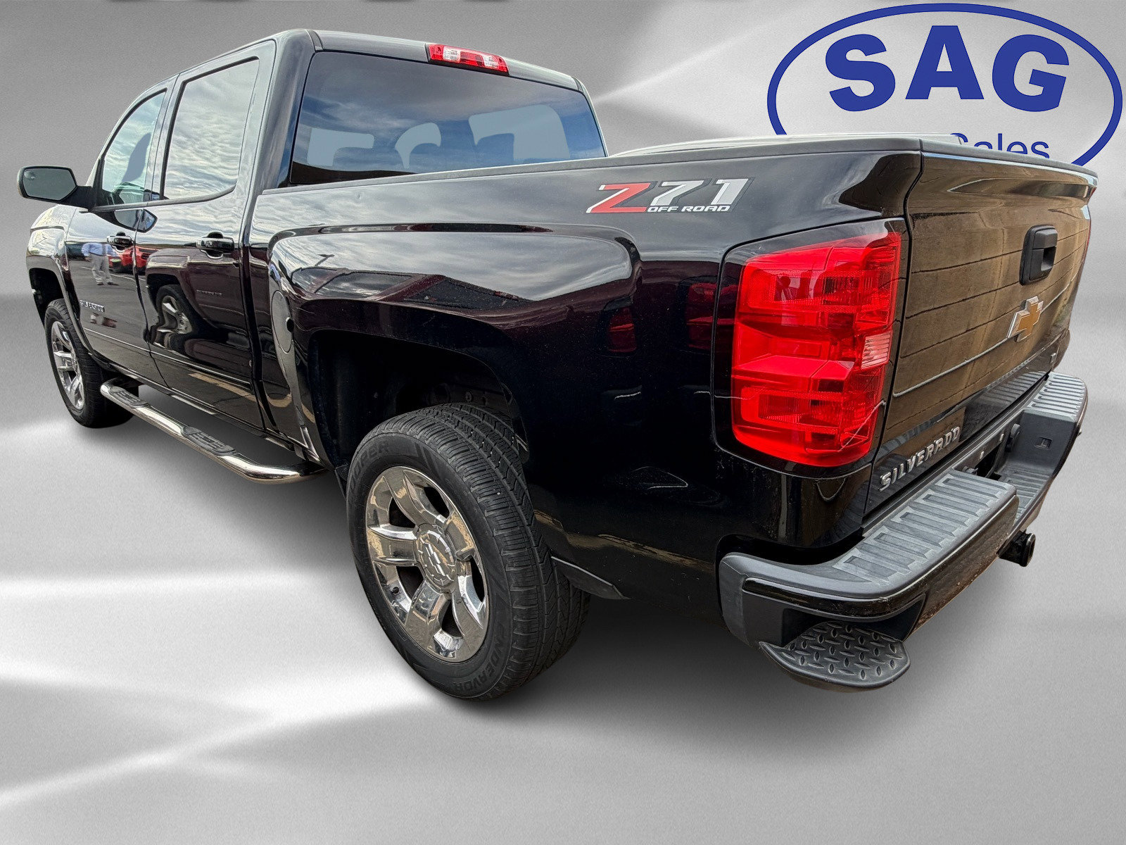 Used 2018 Chevrolet Silverado 1500 LT w/ All Star Edition AWD/4WD image 4