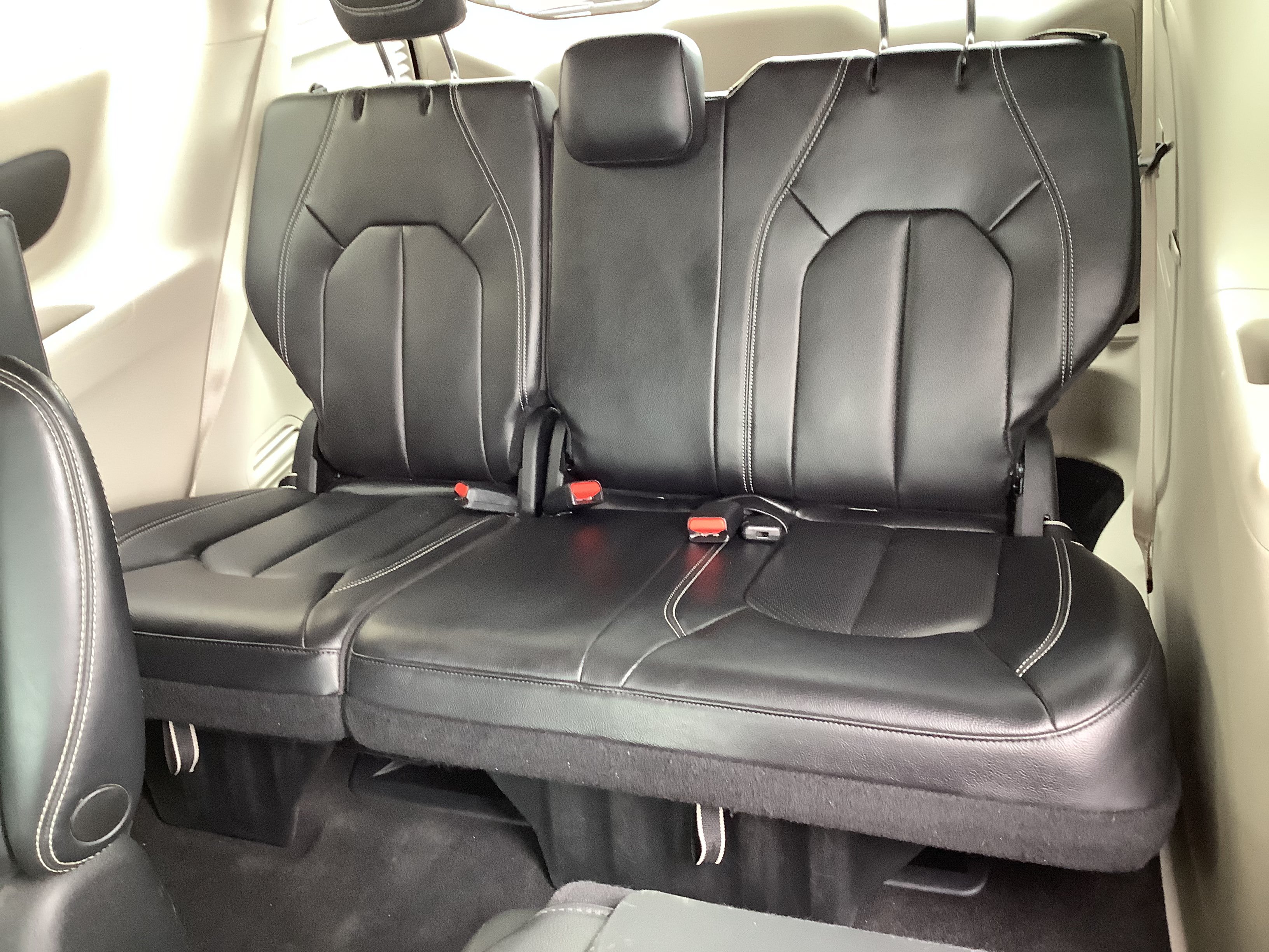 Used 2022 Chrysler Pacifica Touring-L FWD image 19