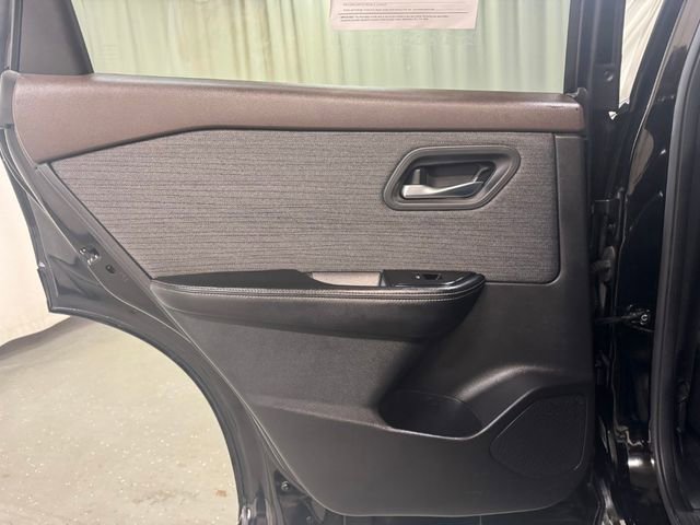 Used 2021 Nissan Rogue SV image 28