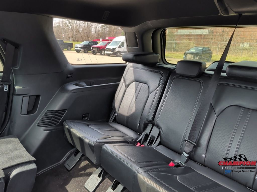 Used 2020 Ford Expedition Limited w/ Special Edition Package AWD/4WD image 29