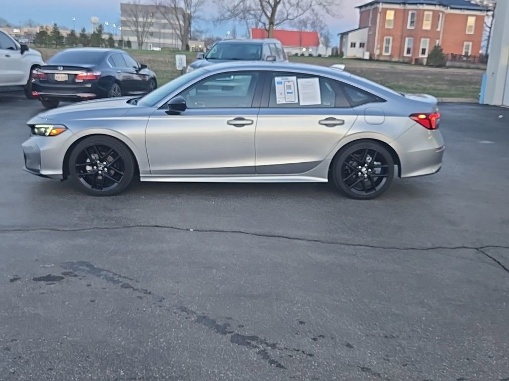 Used 2025 Honda Civic Sport image 4