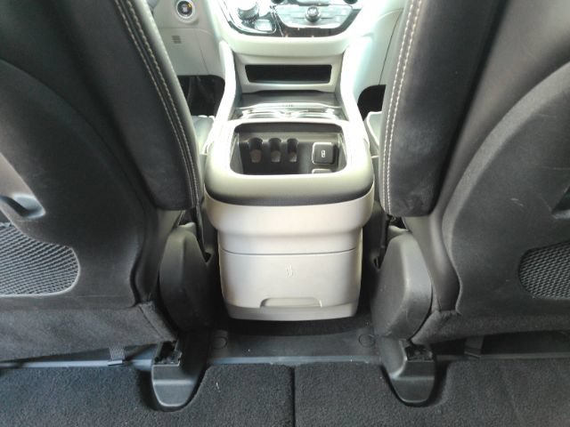 Used 2023 Chrysler Pacifica Limited FWD image 30