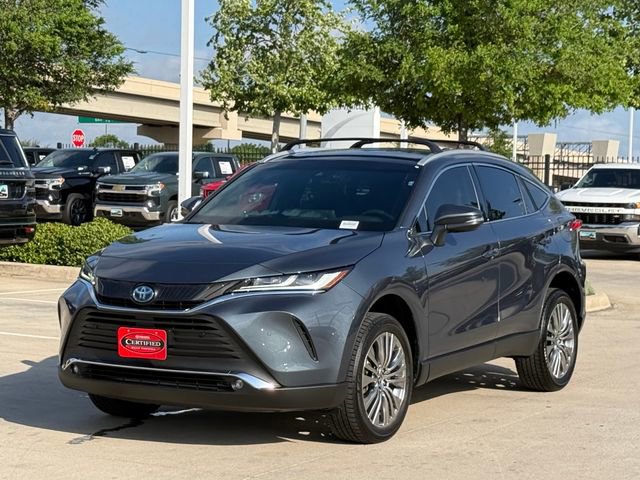 Used 2024 Toyota Venza XLE image 8