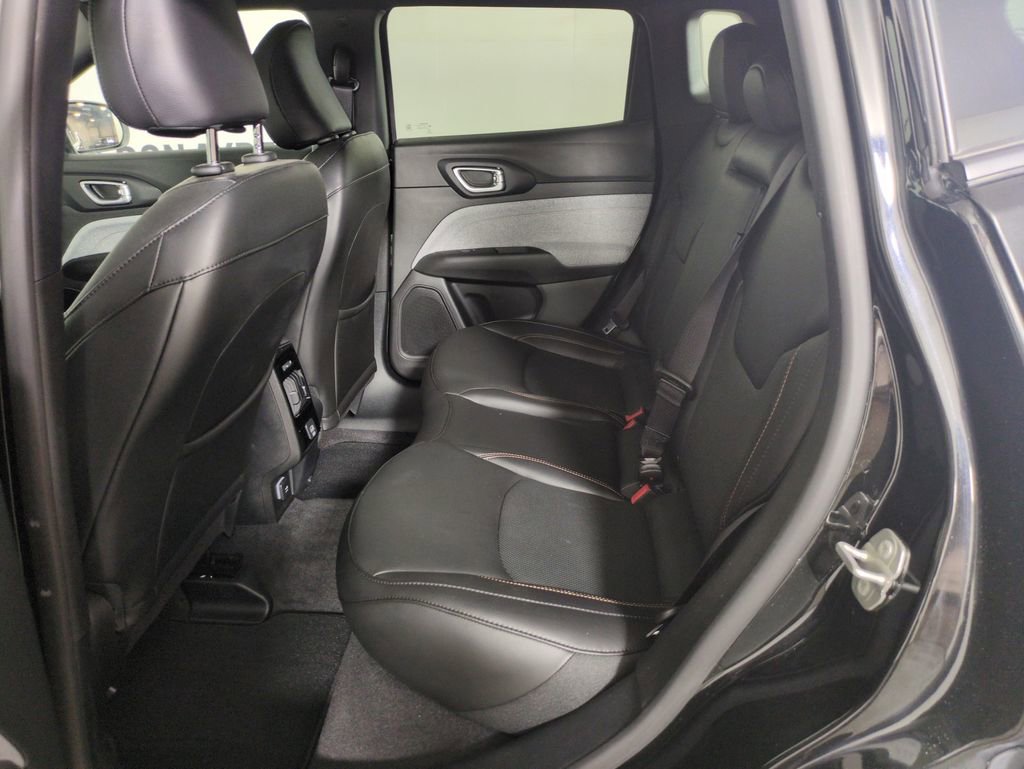 Used 2023 Jeep Compass Latitude AWD/4WD image 25
