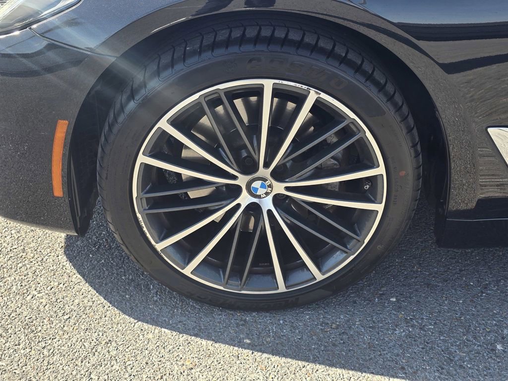 Used 2023 BMW 530i w/ Convenience Package image 9