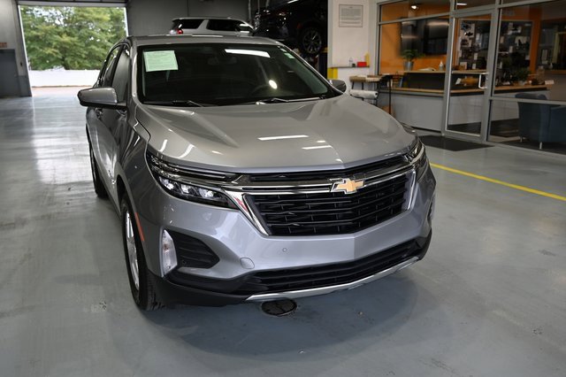 Used 2024 Chevrolet Equinox LT image 3