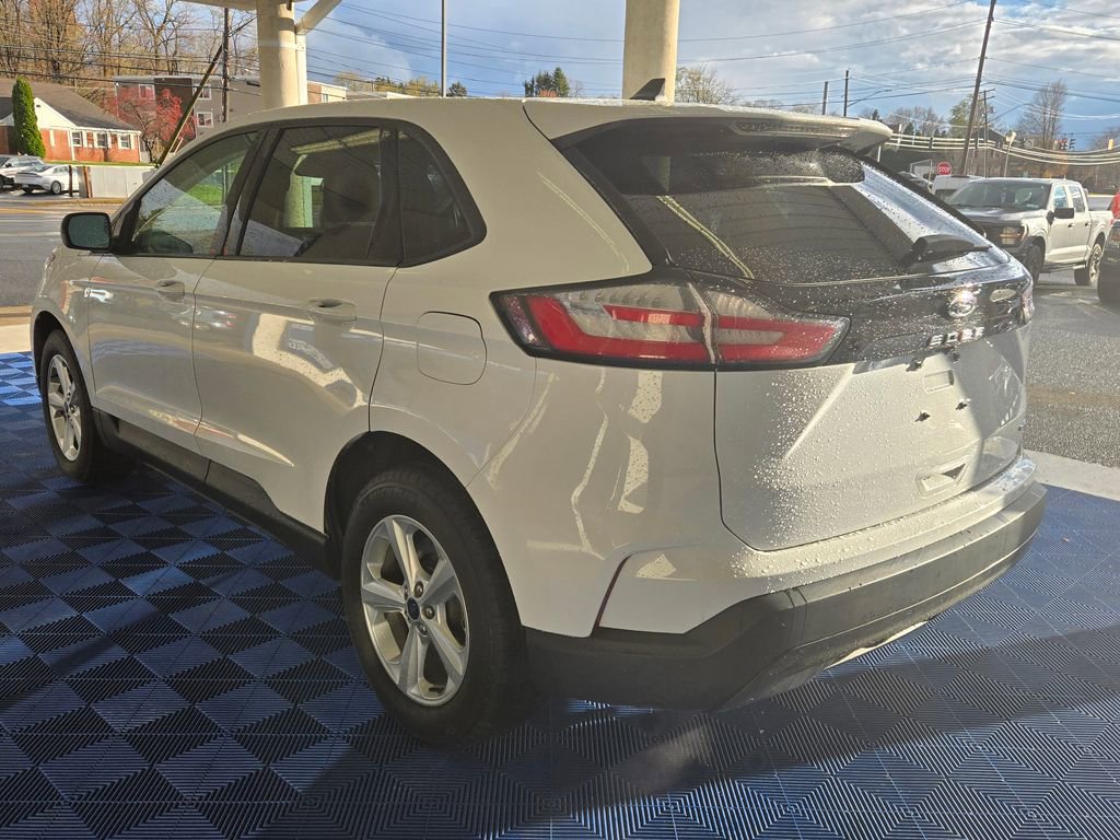 Used 2022 Ford Edge SE image 4