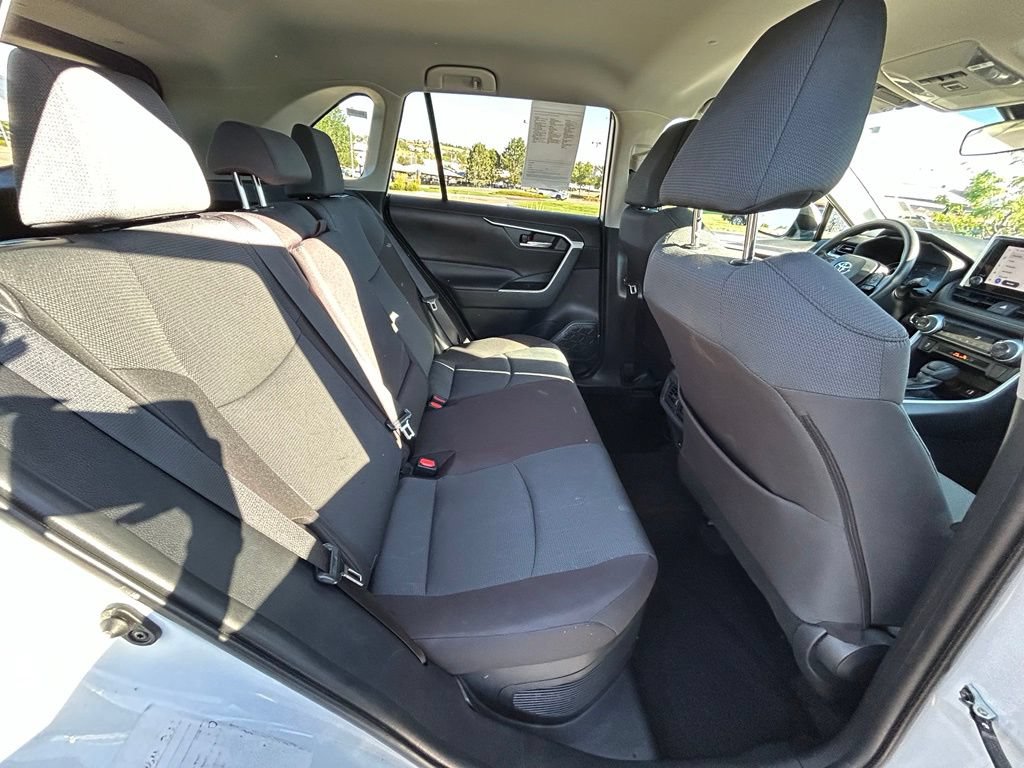 Used 2025 Toyota RAV4 XLE AWD/4WD image 22