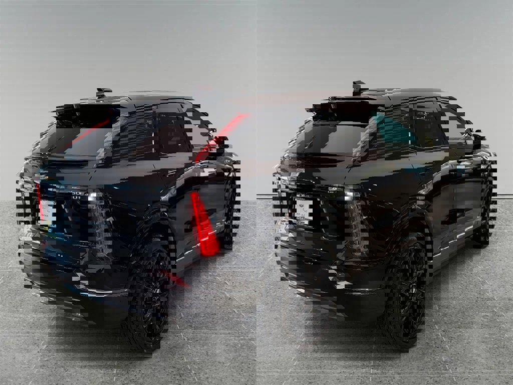 New 2025 Cadillac Optiq Sport 2 w/ LPO, ONYX Package image 9