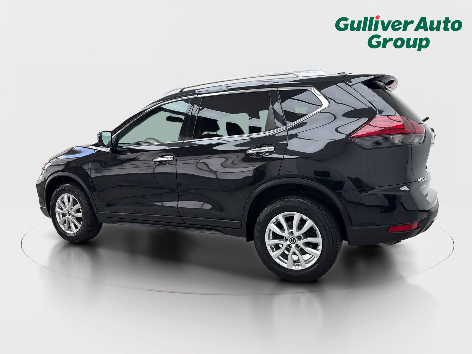 Used 2018 Nissan Rogue SV image 4