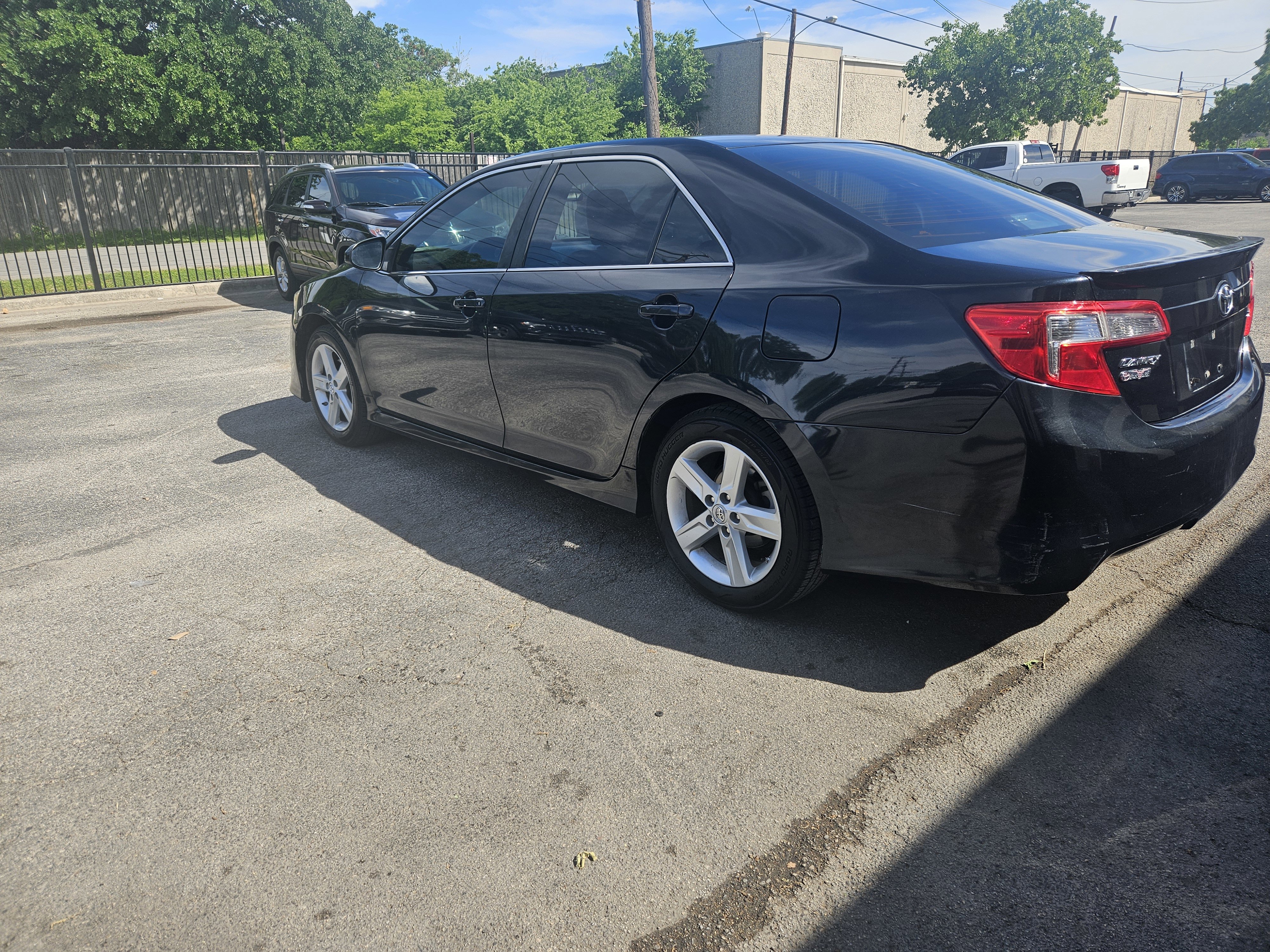 Used 2013 Toyota Camry SE image 6