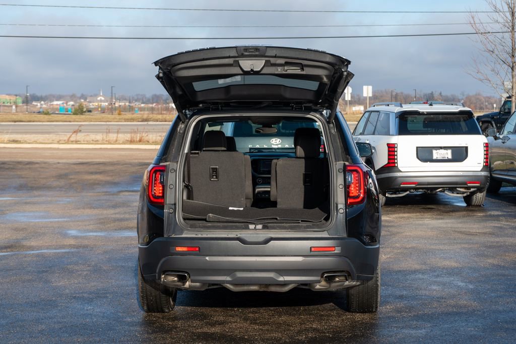 Used 2023 GMC Acadia SLE w/ Driver Convenience Package image 11