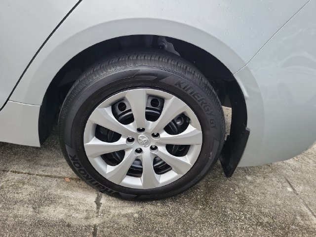 Used 2026 Toyota Corolla LE FWD image 5