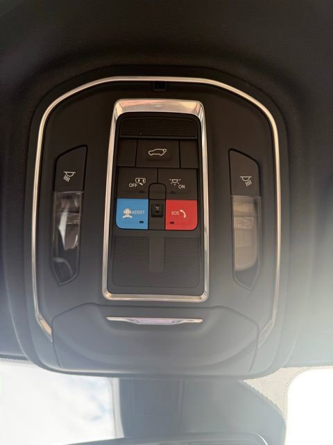 Used 2024 Jeep Grand Cherokee Limited image 34