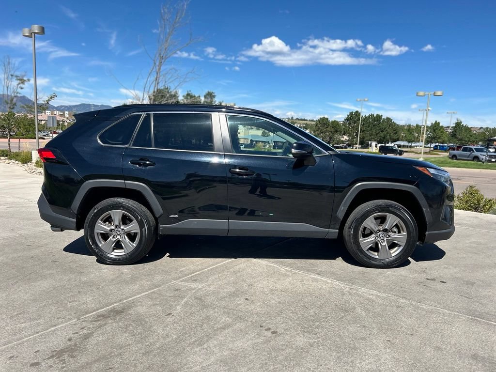 Used 2025 Toyota RAV4 XLE AWD/4WD image 9