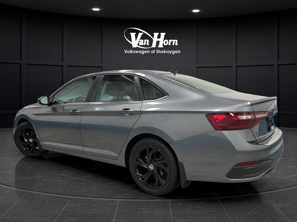 Used 2025 Volkswagen Jetta SE w/ Sunroof Package FWD image 5