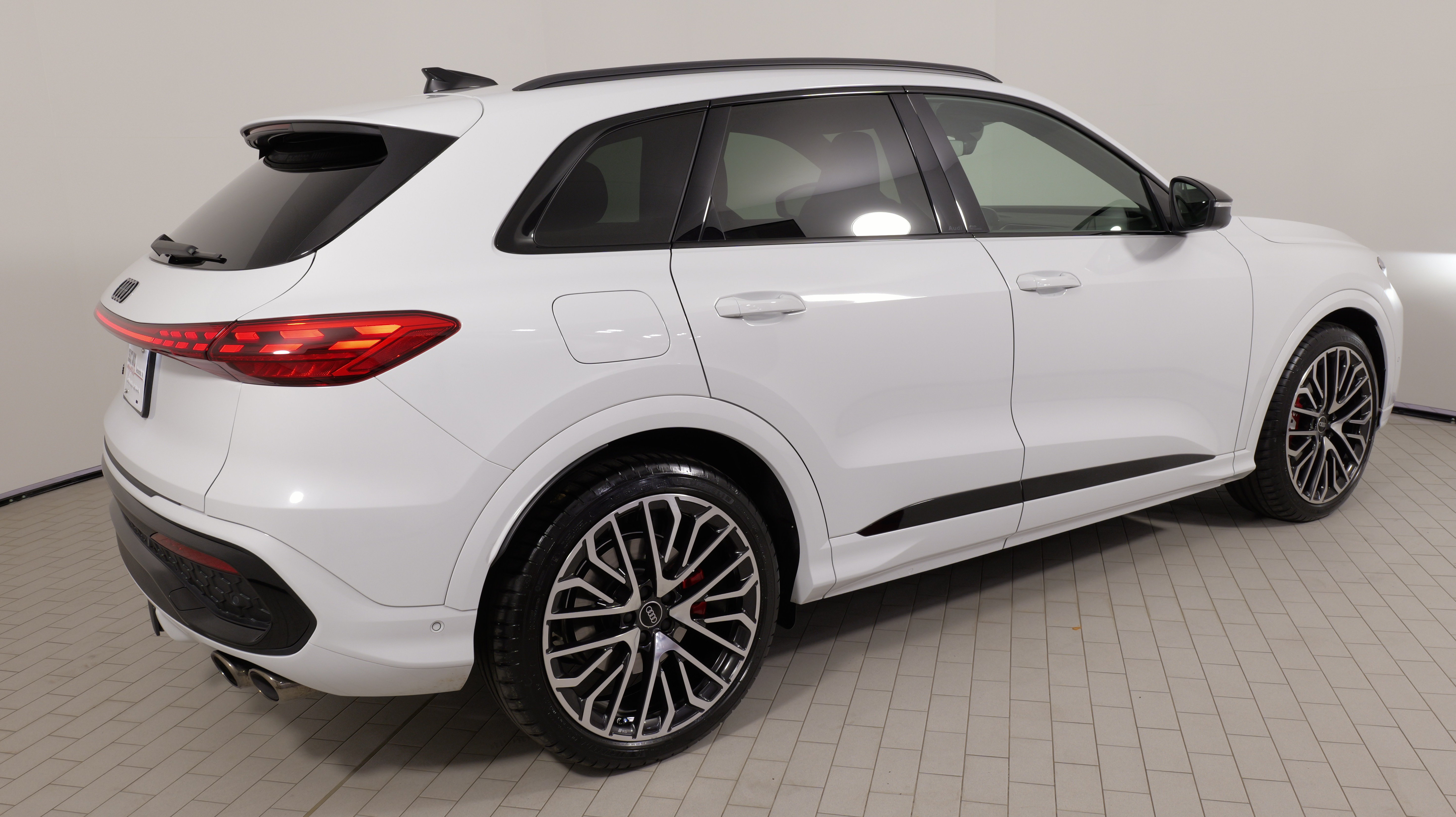 Used 2025 Audi SQ5 Premium Plus AWD/4WD image 11