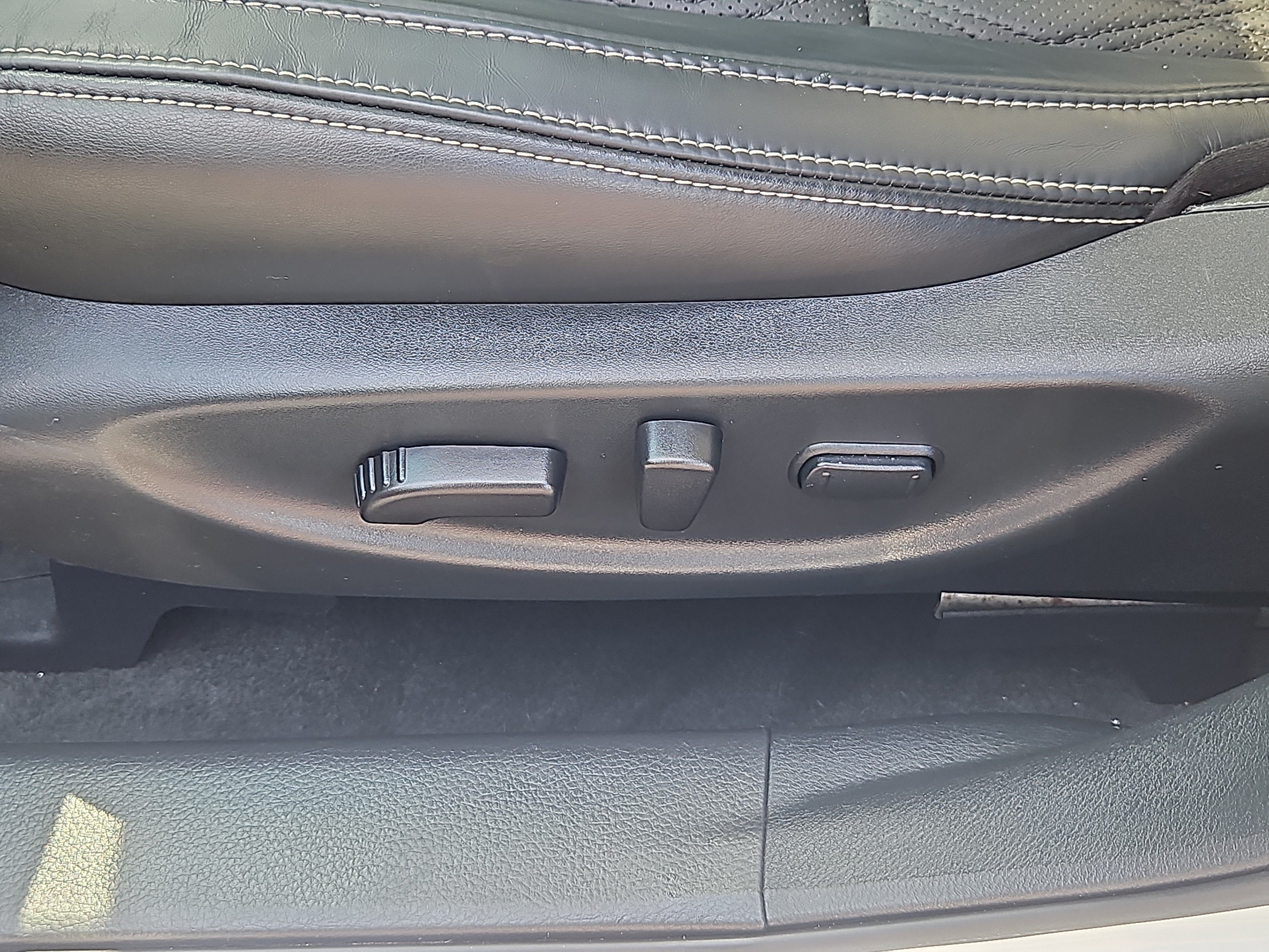 Used 2023 Nissan Maxima Platinum w/ Sport Mat Group FWD image 16