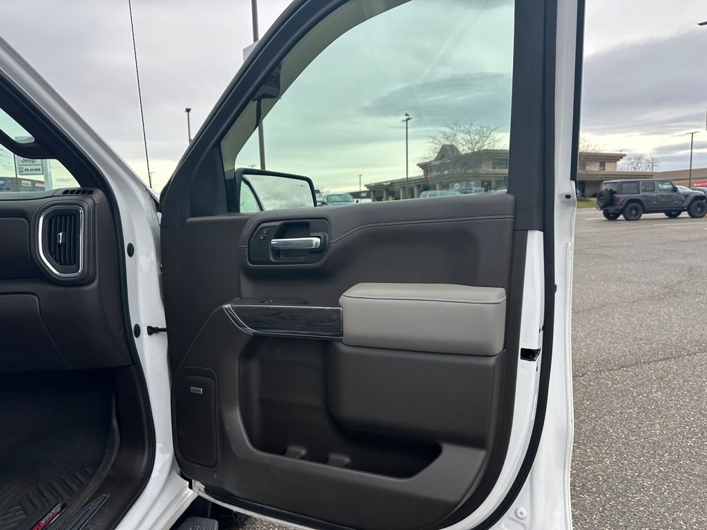 Used 2021 Chevrolet Silverado 1500 LTZ w/ LTZ Premium Package AWD/4WD image 17