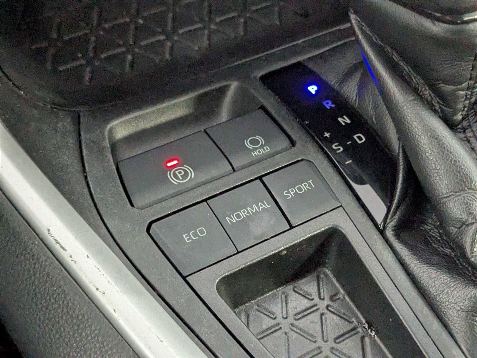 Used 2020 Toyota RAV4 LE w/ All Weather Liner Package FWD image 24