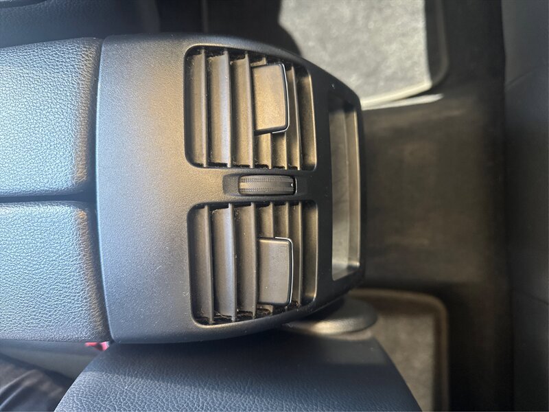 Used 2011 Mercedes-Benz GLK 350 4MATIC image 74