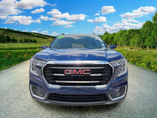 Used 2023 GMC Terrain SLE w/ Driver Convenience Package FWD image 8