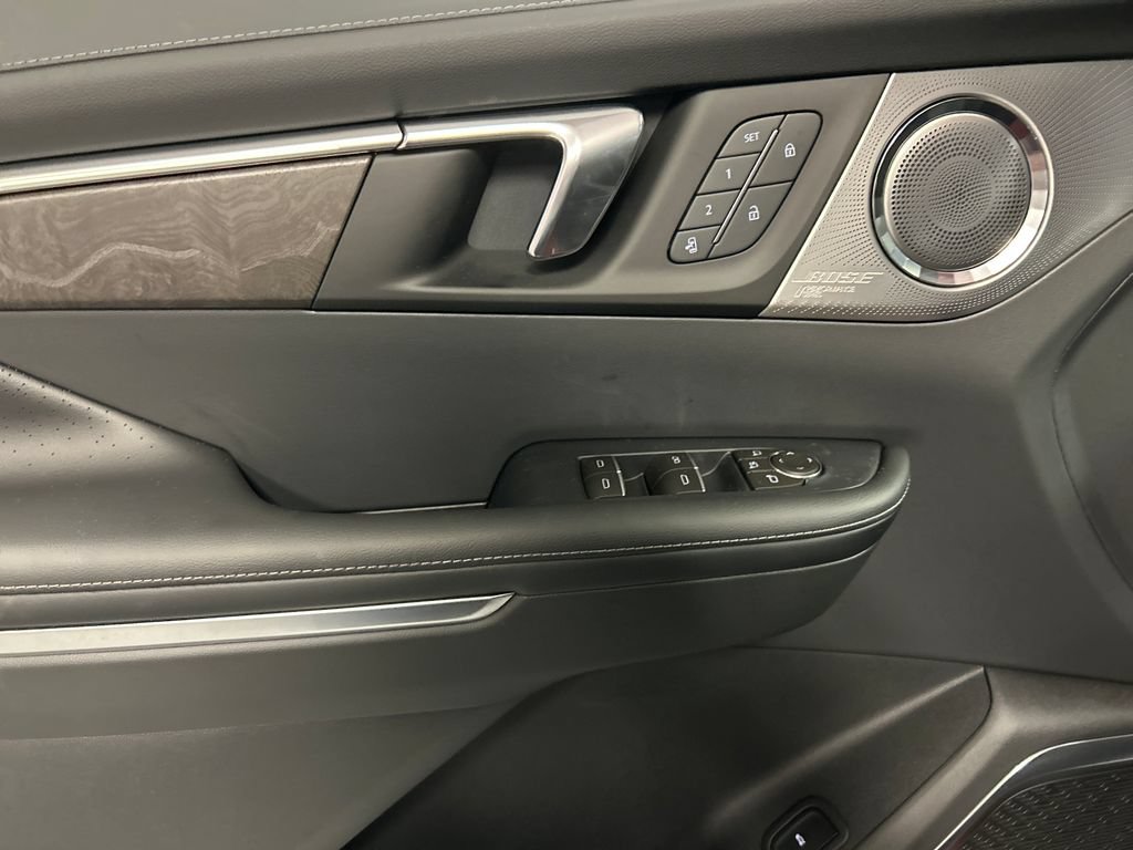 New 2027 Buick Enclave Avenir w/ LPO, Floor Liner Package AWD/4WD image 12