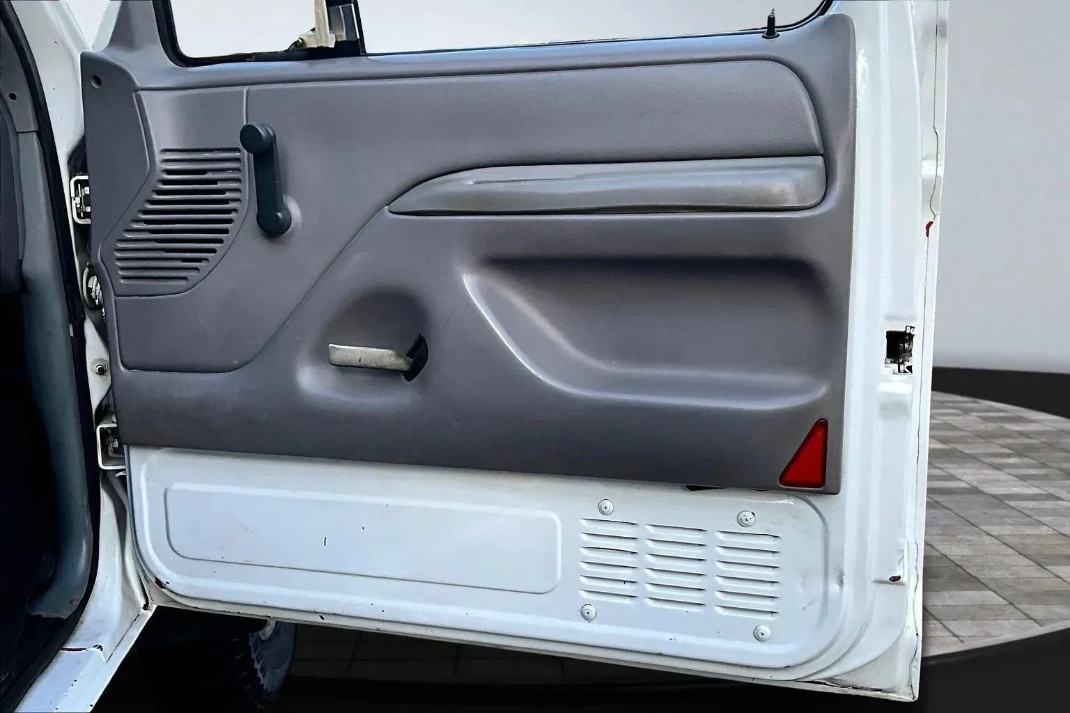 Used 1997 Ford F350 4x4 Regular Cab image 15