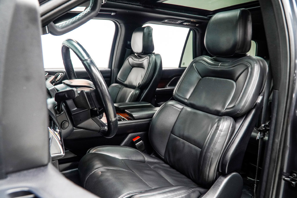 Used 2024 Lincoln Navigator Premiere AWD/4WD image 39