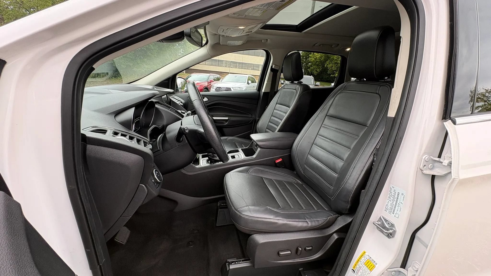 Used 2018 Ford Escape SEL w/ Ford Safe & Smart Package AWD/4WD image 27