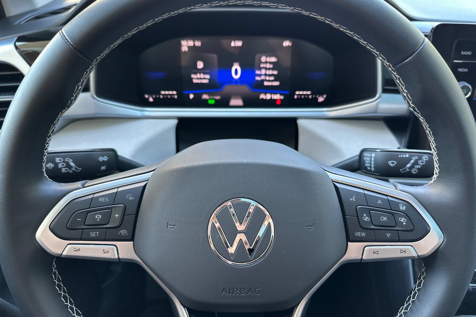 Certified 2026 Volkswagen Taos SE w/ Panoramic Sunroof Package AWD/4WD image 23