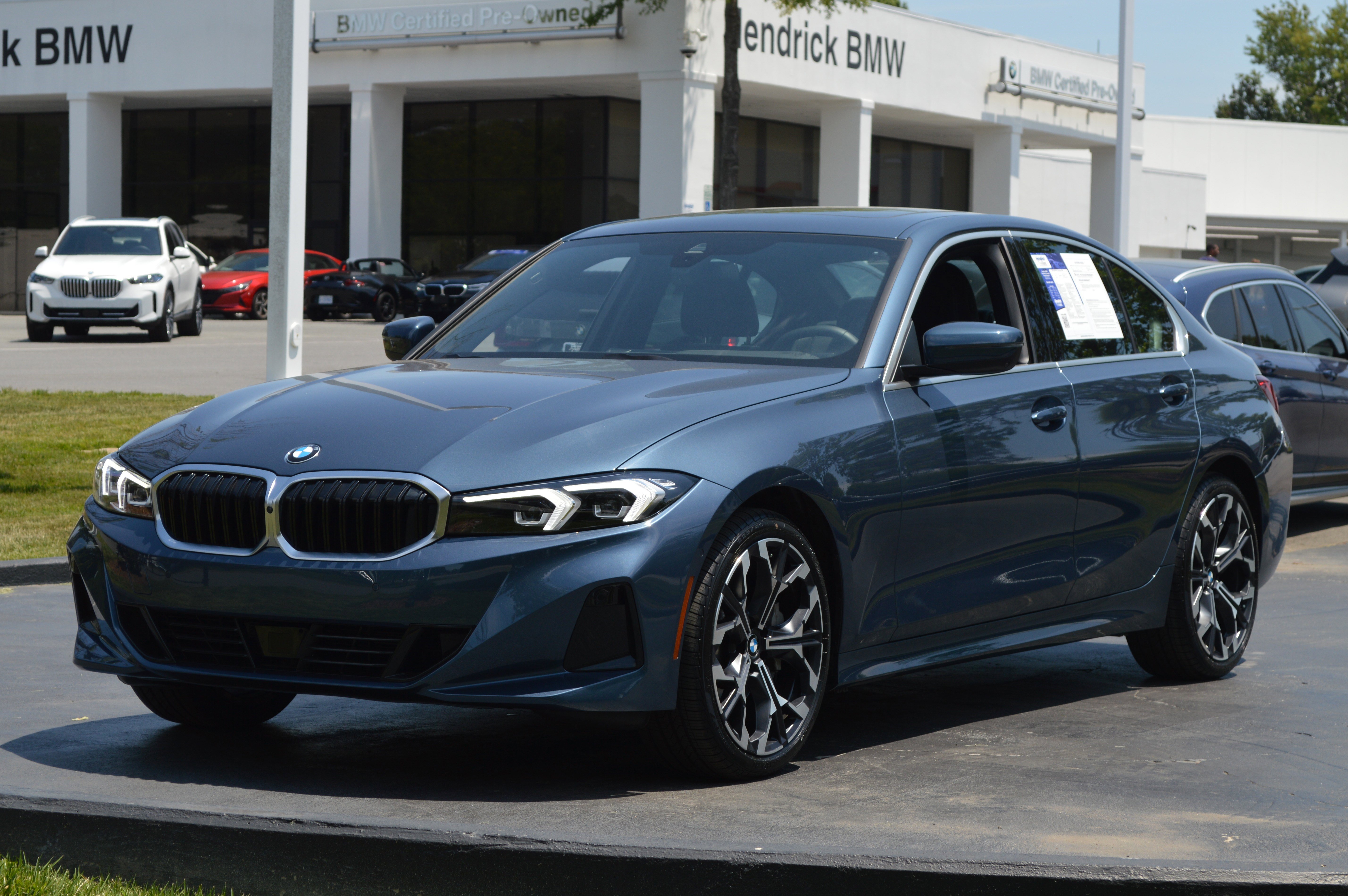Certified 2025 BMW 330i Sedan RWD image 7