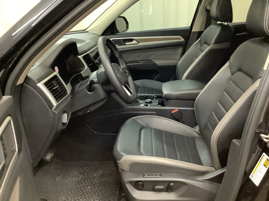 Used 2022 Volkswagen Atlas SEL AWD/4WD image 14