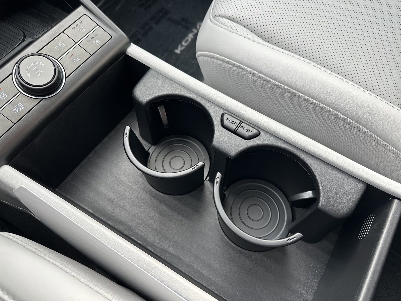 Used 2025 Hyundai Kona Limited image 60