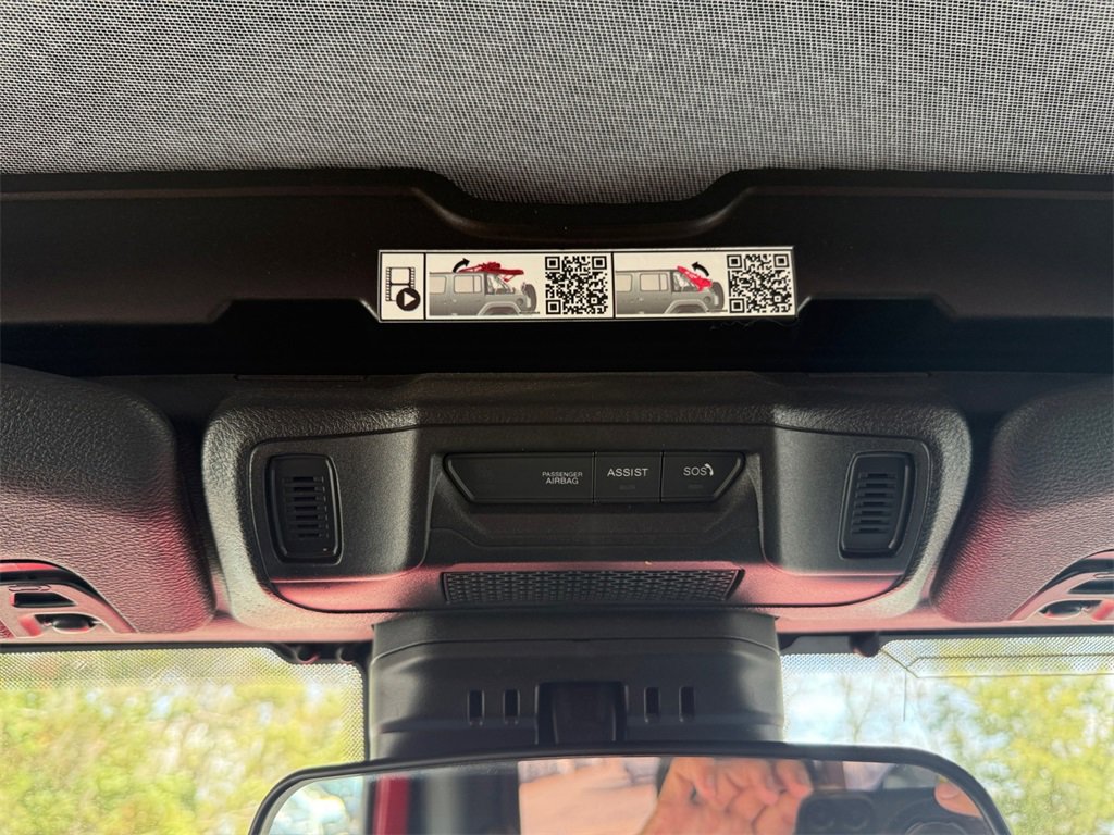 Used 2025 Jeep Wrangler Willys image 25