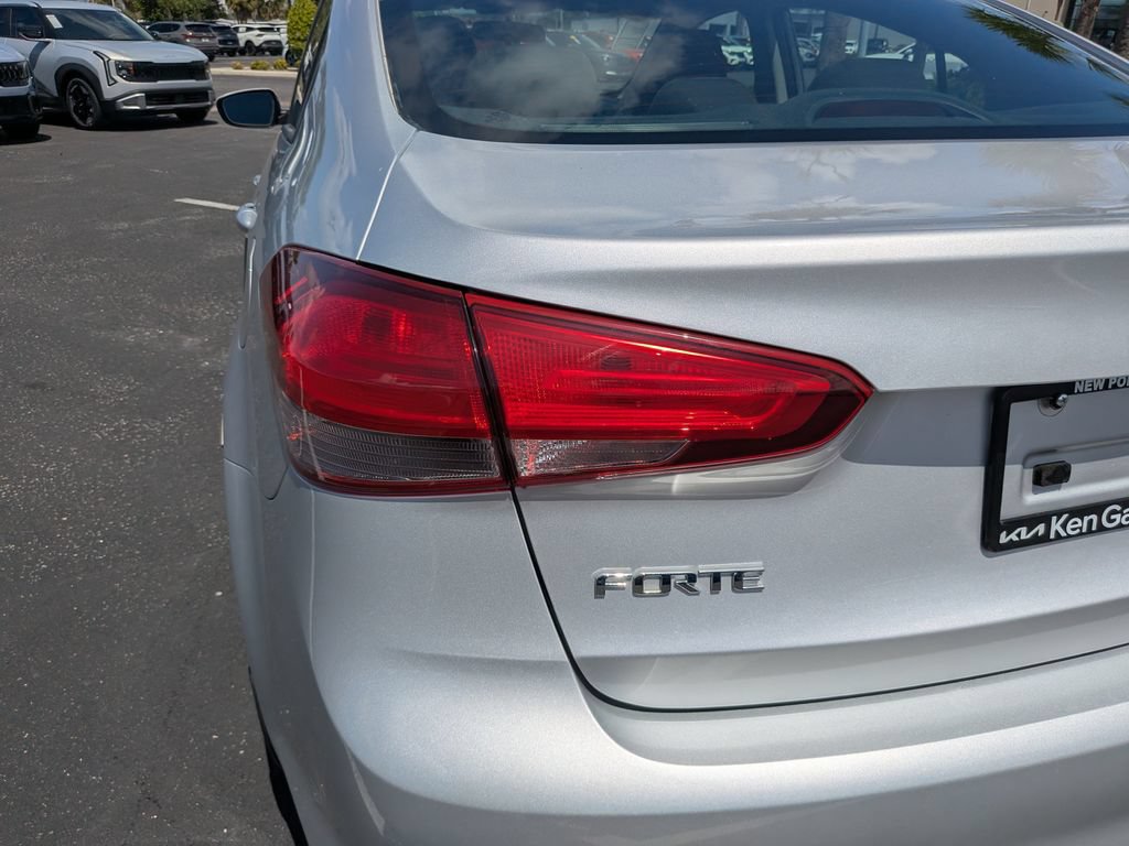 Used 2017 Kia Forte LX FWD image 14