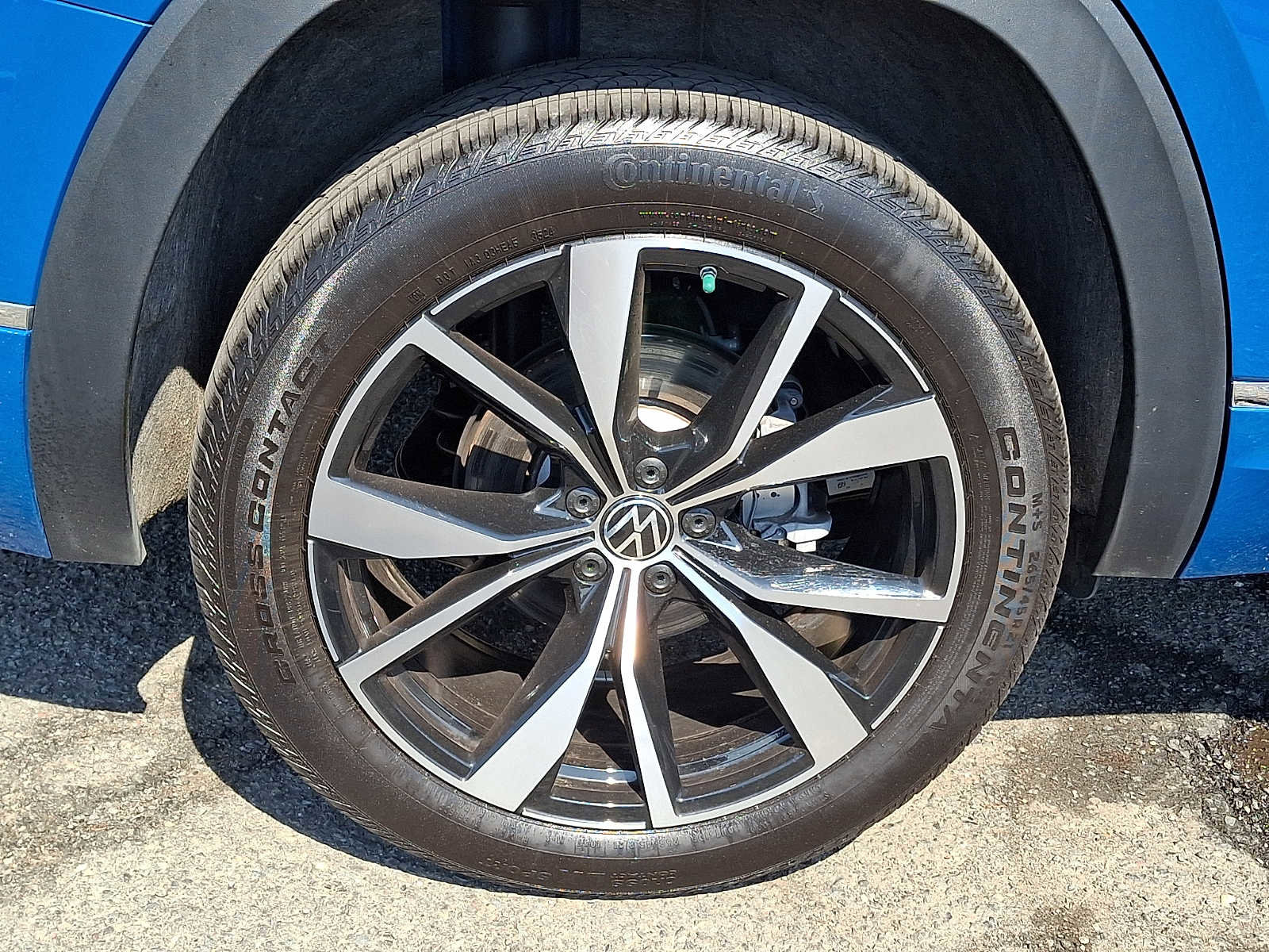 Used 2025 Volkswagen Atlas SEL Premium R-Line image 7