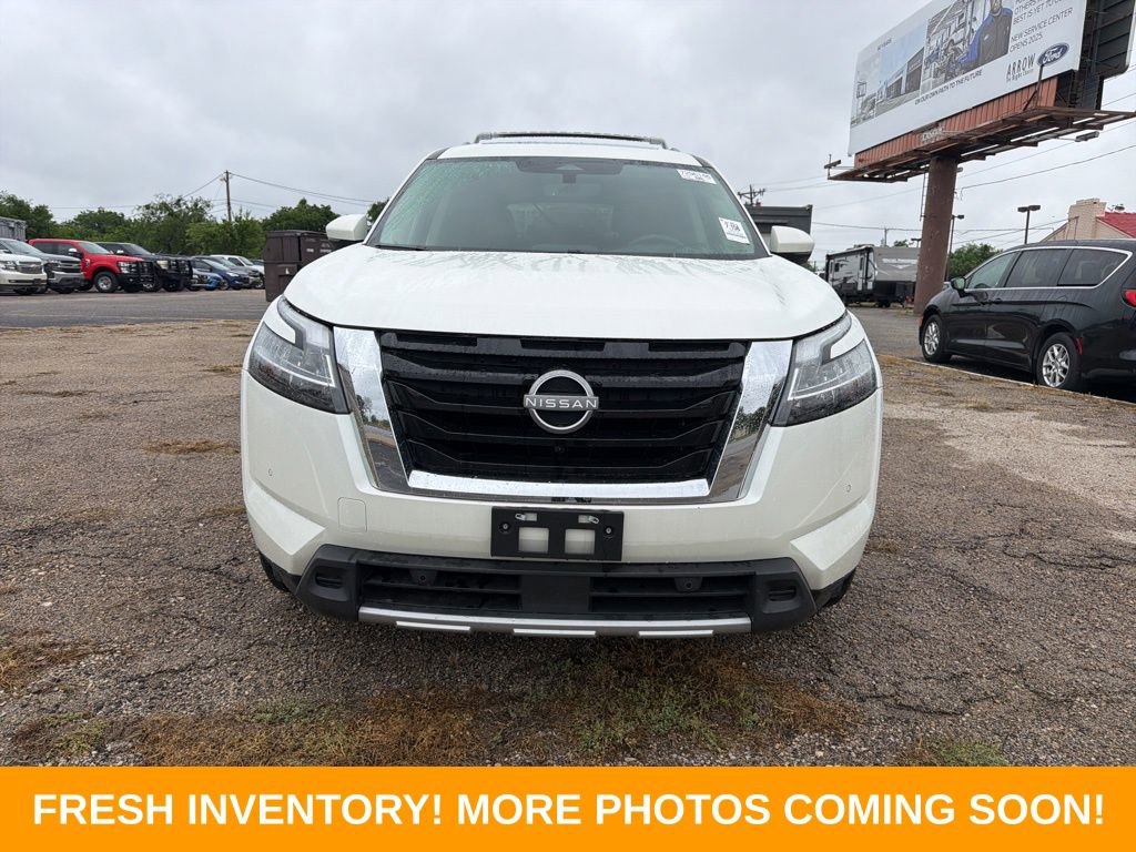 Used 2024 Nissan Pathfinder Platinum w/ Cargo Package image 2