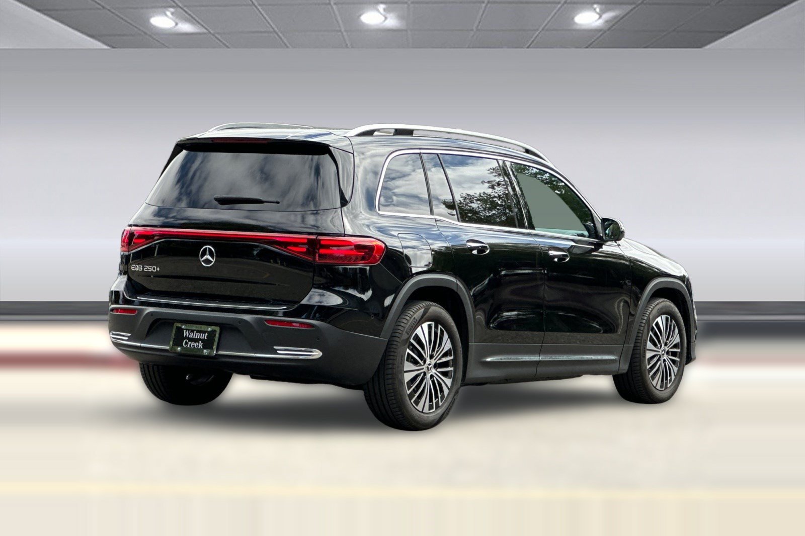 Certified 2025 Mercedes-Benz EQB 250+ image 9