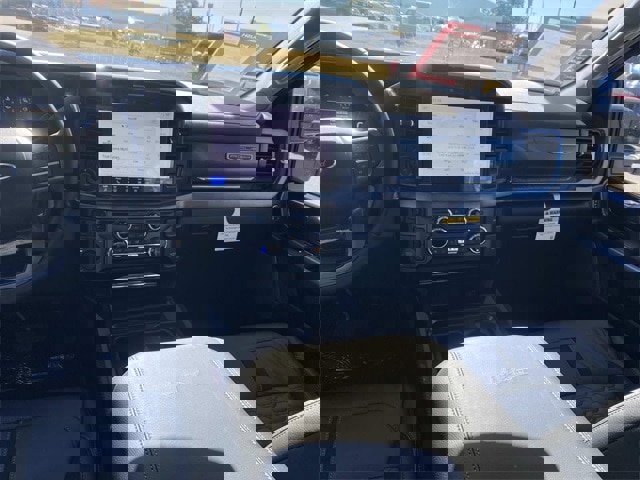 New 2026 Ford F250 Lariat w/ Black Appearance Package image 34