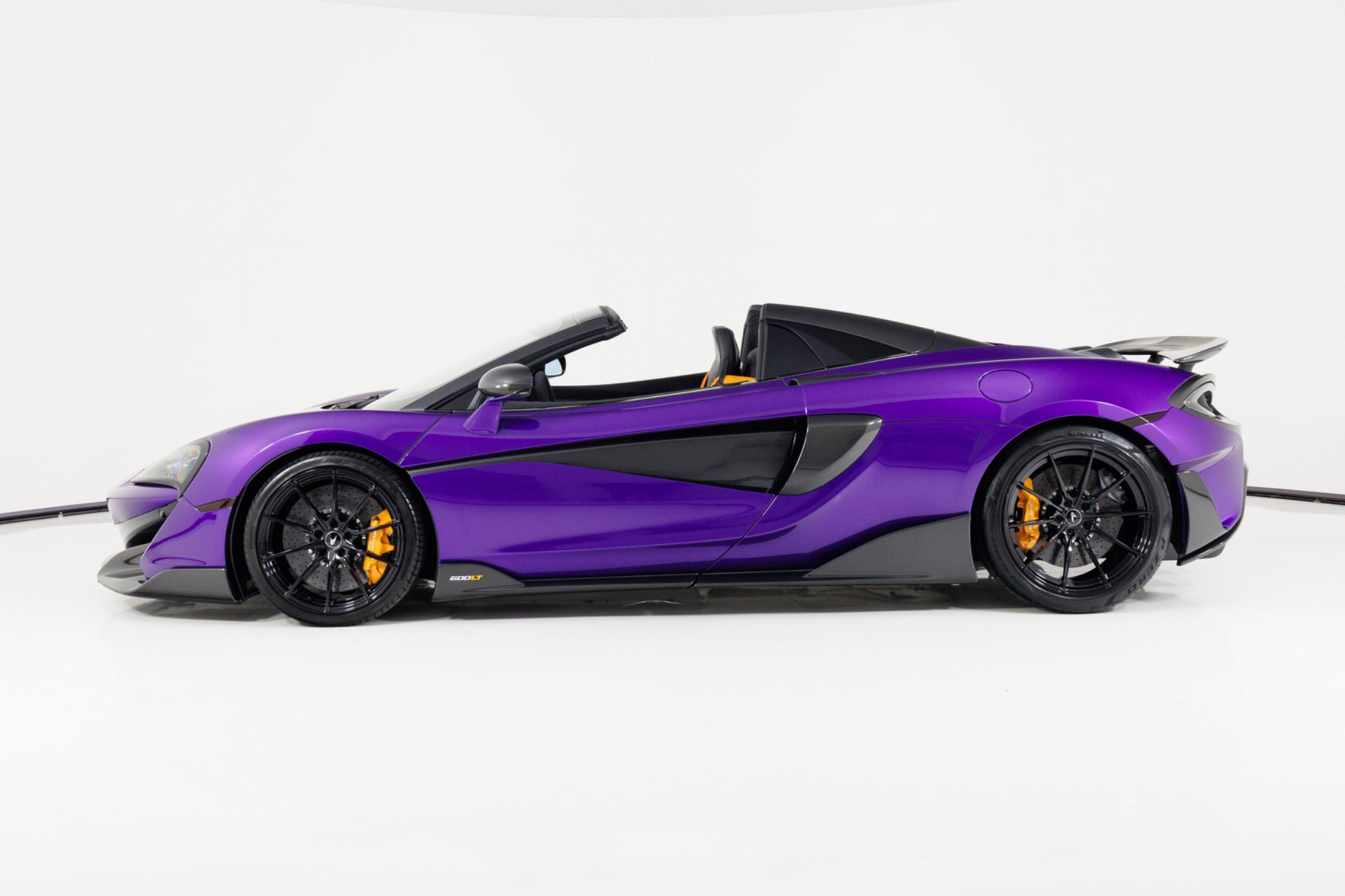 Used 2020 McLaren 600LT Spider RWD image 7
