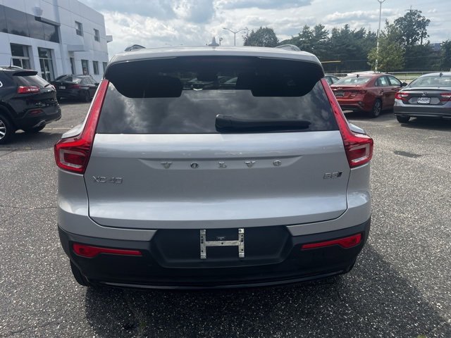 Certified 2023 Volvo XC40 B5 Plus w/ Protection Package Premier image 9